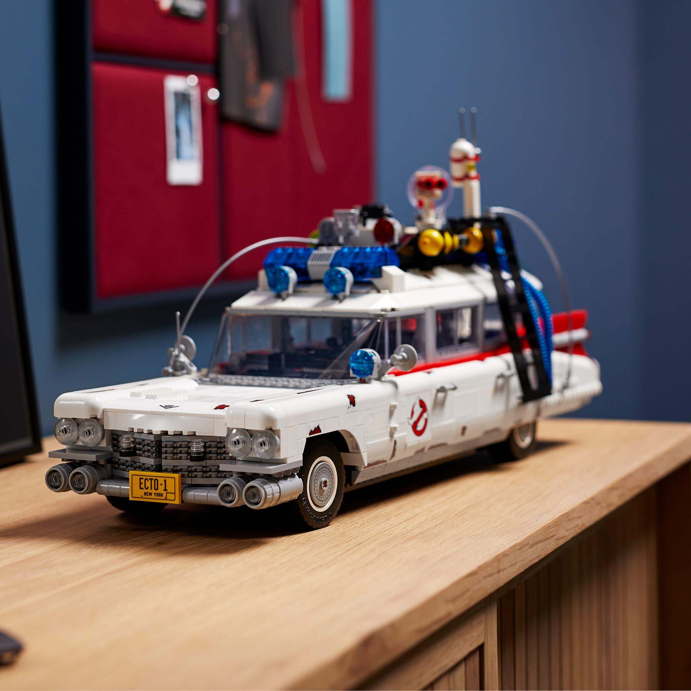 LEGO® Creator Expert Ghostbusters ECTO-1 Set 10274