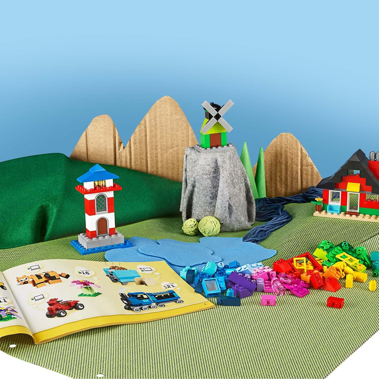 LEGO® Classic 4+ Bricks and Houses Set 11008