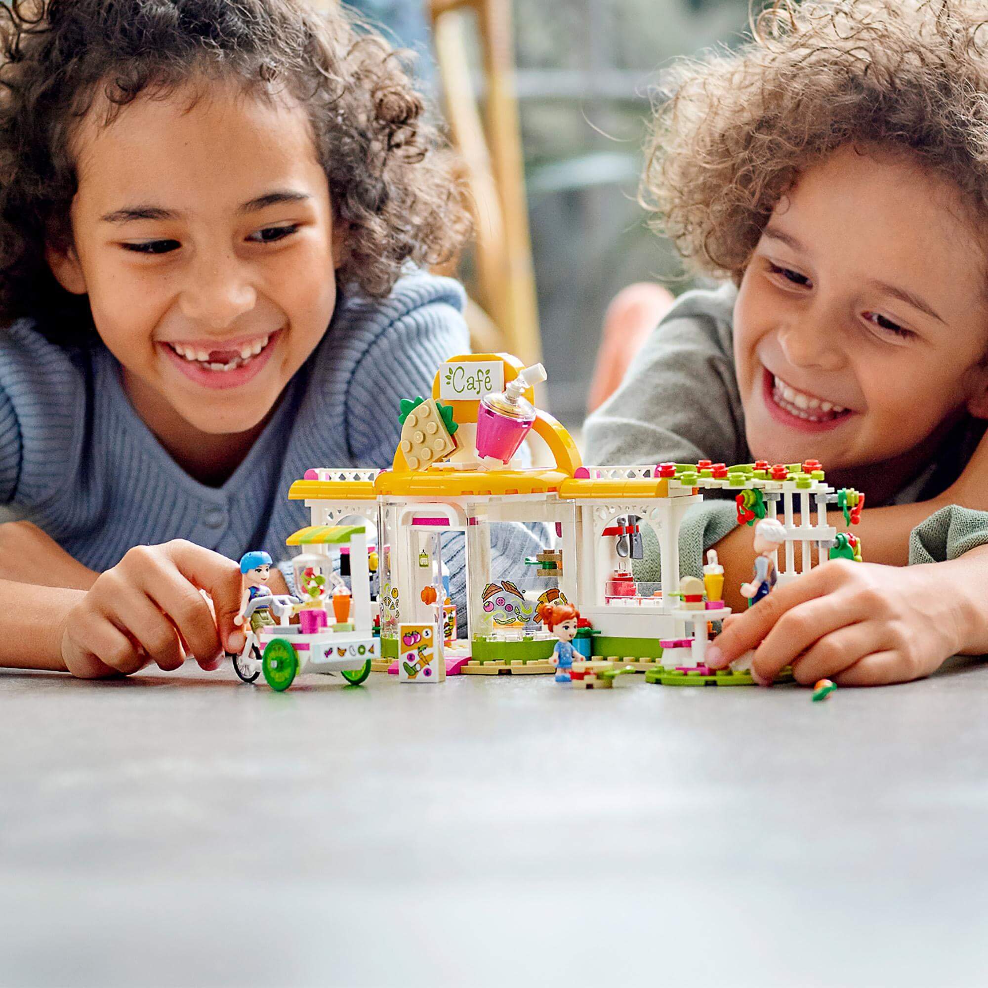 LEGO® Friends Heartlake City Organic Café Set 41444