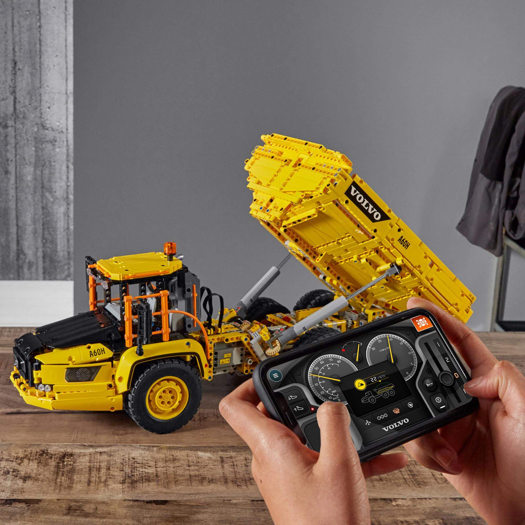 LEGO® Technic 6x6 Volvo Articulated Hauler Truck 42114
