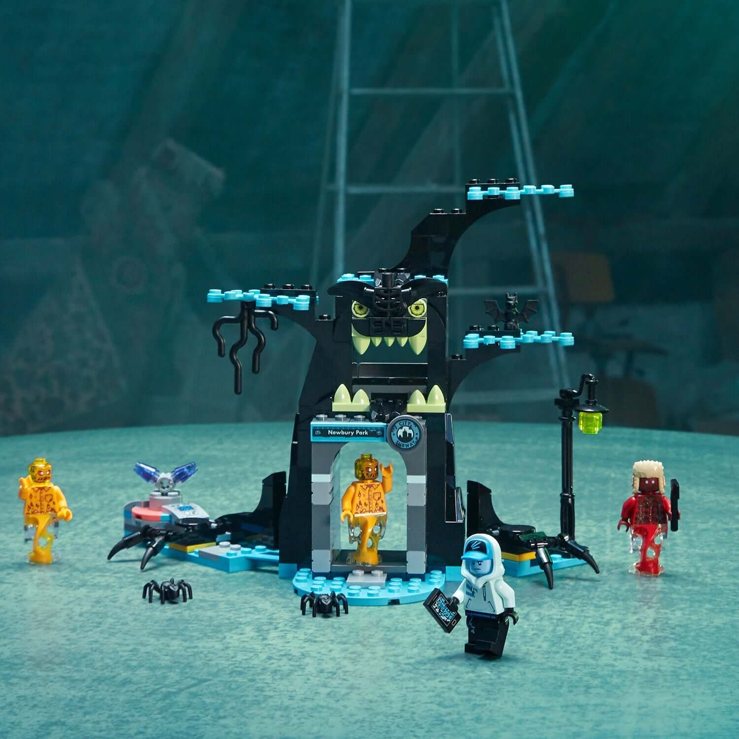 LEGO® Hidden Side Welcome To Set  70427