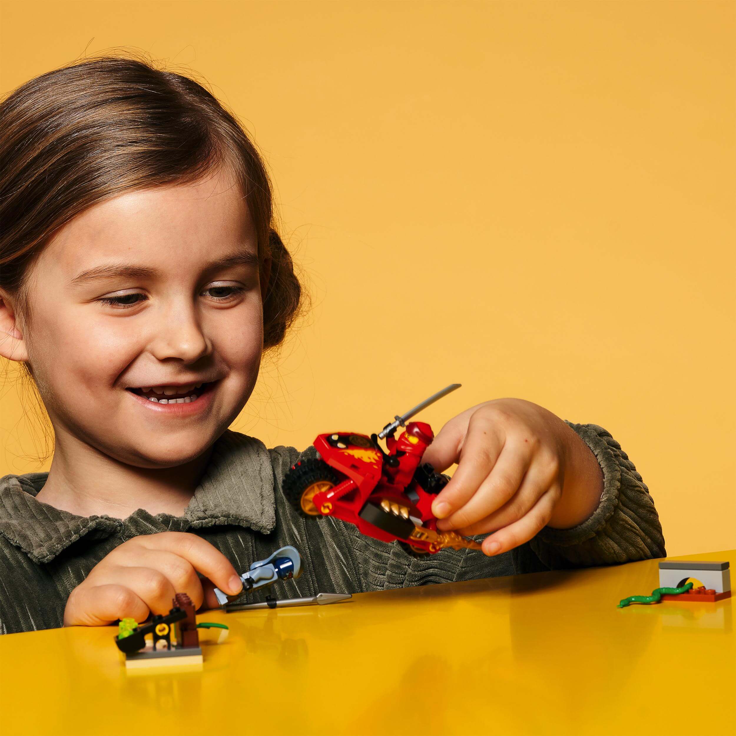 LEGO® NINJAGO Legacy Kai’s Blade Cycle Set 71734