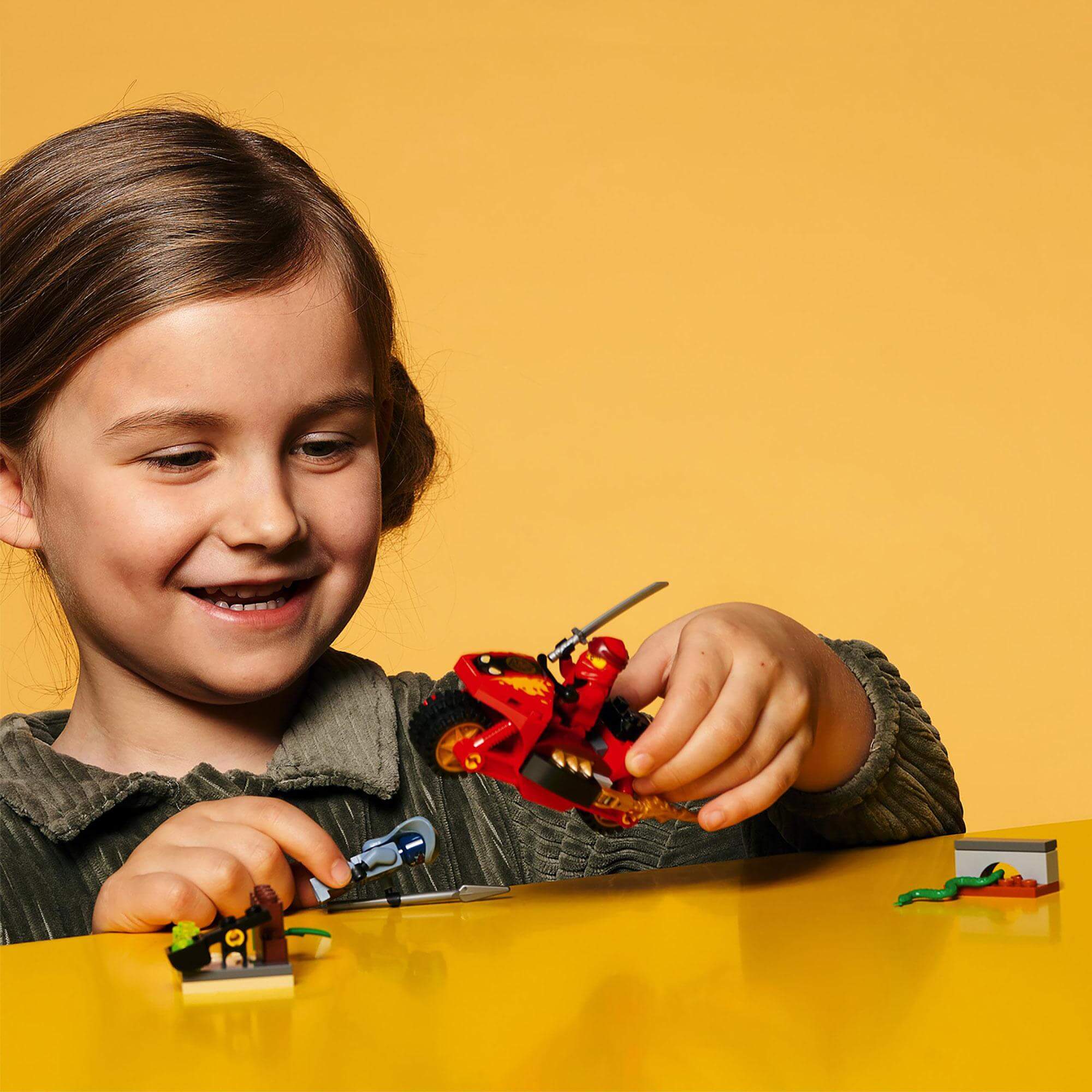LEGO® NINJAGO Legacy Kai’s Blade Cycle Set 71734