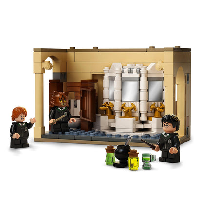 LEGO Harry Potter Hogwarts Potion Mistake Set 76386 featuring wizards and potion ingredients in a magical bathroom scene.