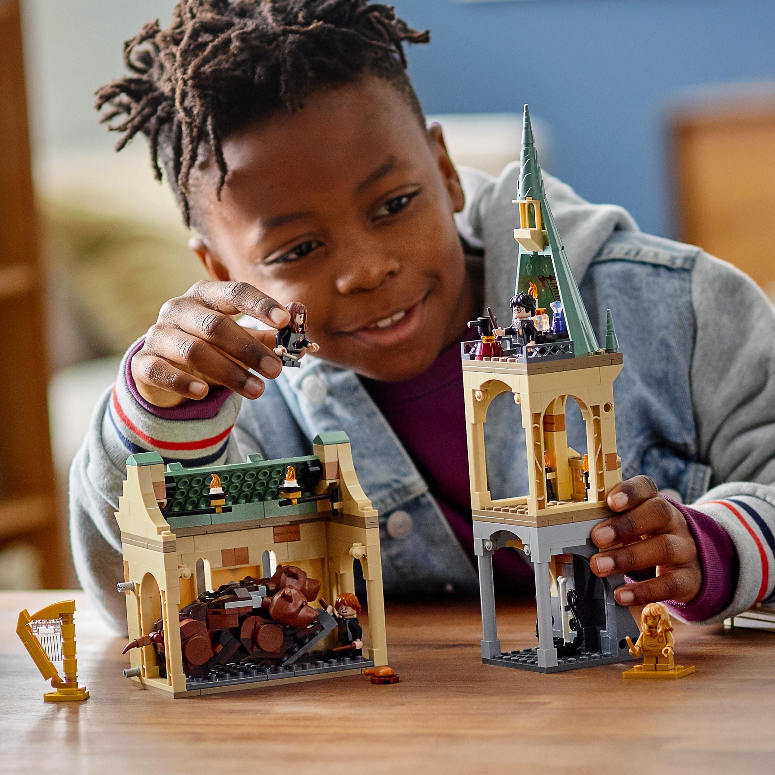LEGO® Harry Potter Hogwarts: Fluffy Encounter 76387