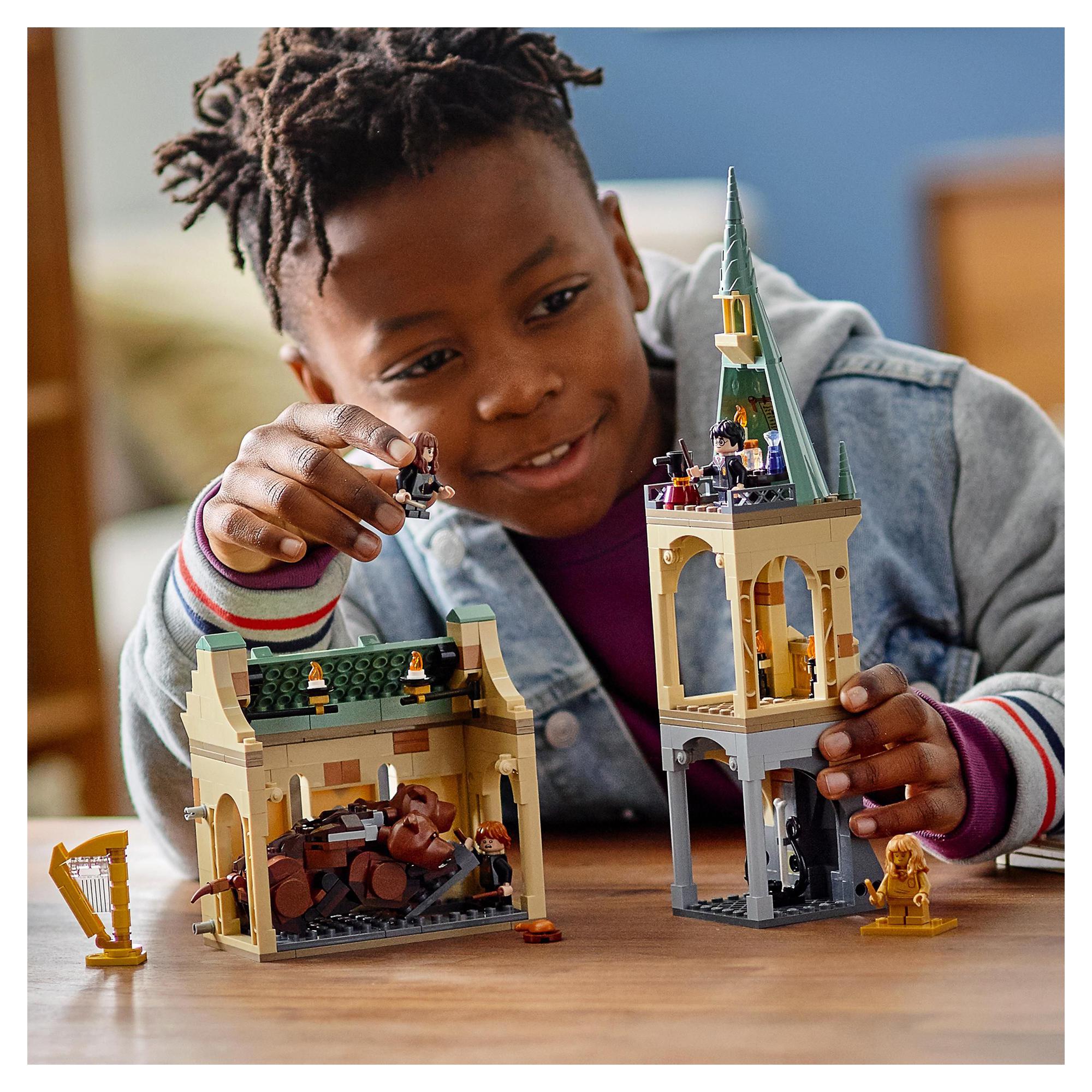 LEGO® Harry Potter Hogwarts: Fluffy Encounter 76387