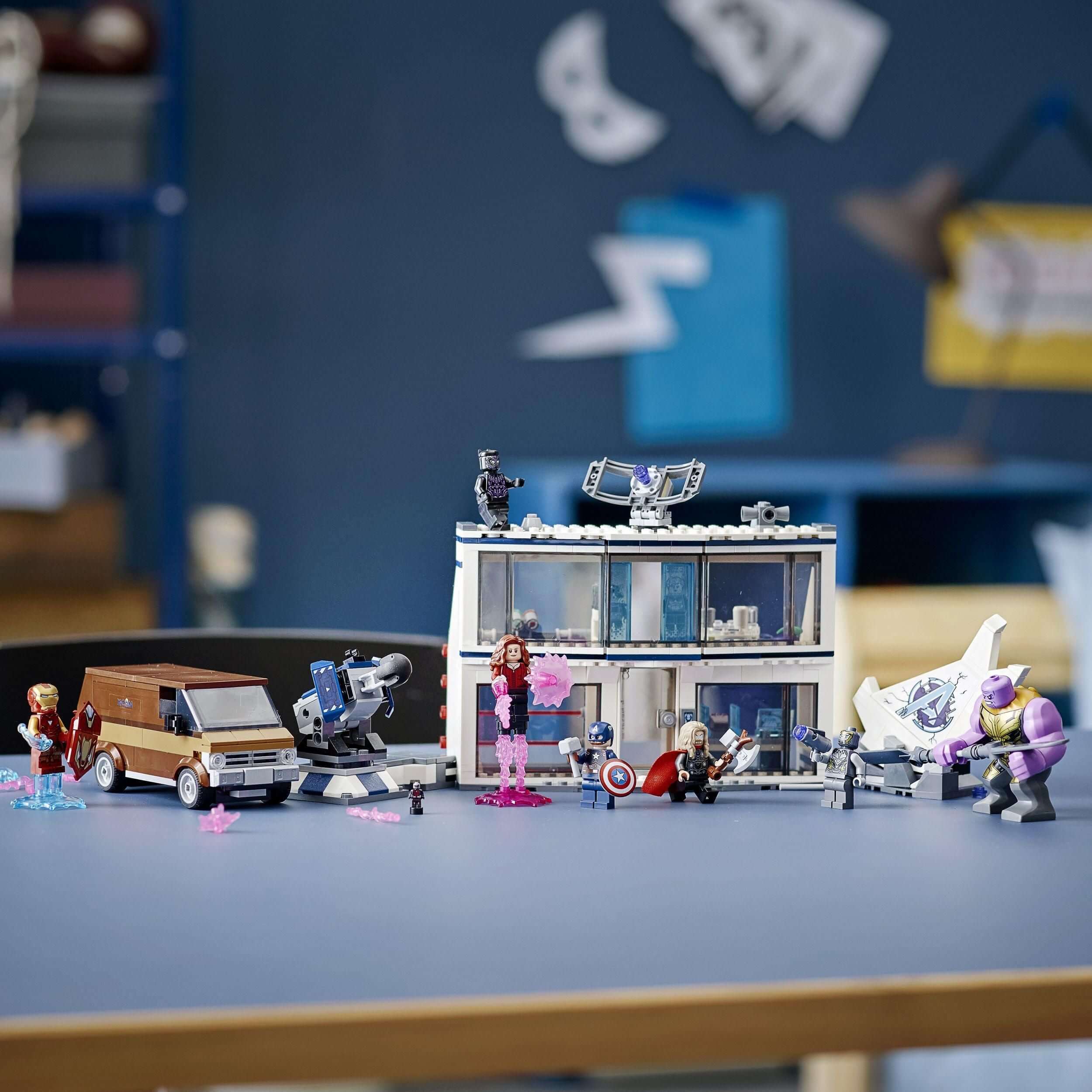 LEGO® Marvel Avengers: Endgame Final Battle Set 76192, showcasing heroes and action in an engaging build.